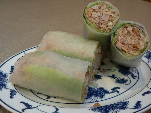 Bi cuon: pork and rinds rolls