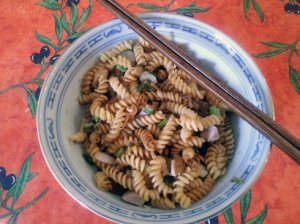 Mi kho hanh thit: scallion noodles with pork