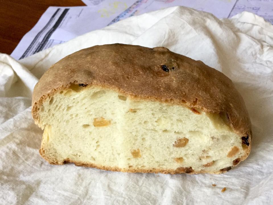 Raisin bread